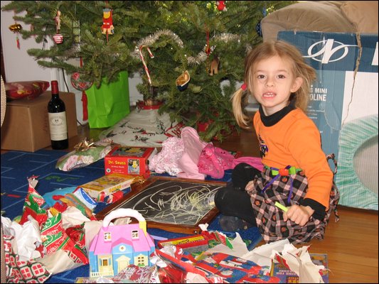 2007_12_25_openingpresents.JPG